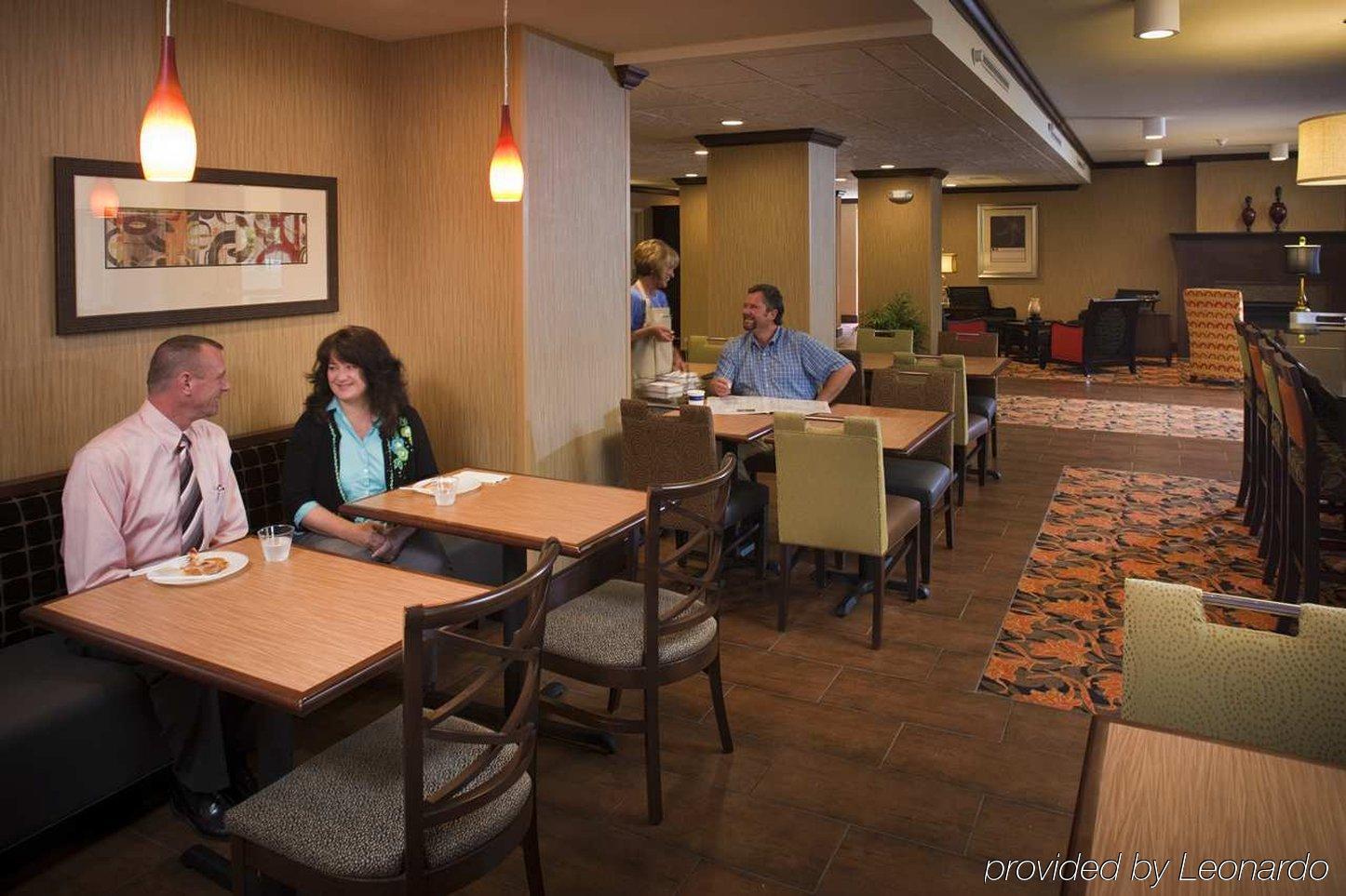 Hampton Inn Asheville - Biltmore Area 레스토랑 사진